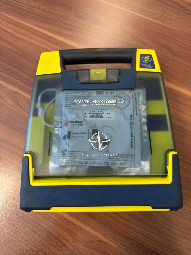 Drie tweedehands AED’s, Cardiac Science Powerheart G3 AED, Ophalen of Verzenden, Zo goed als nieuw, Overige typen