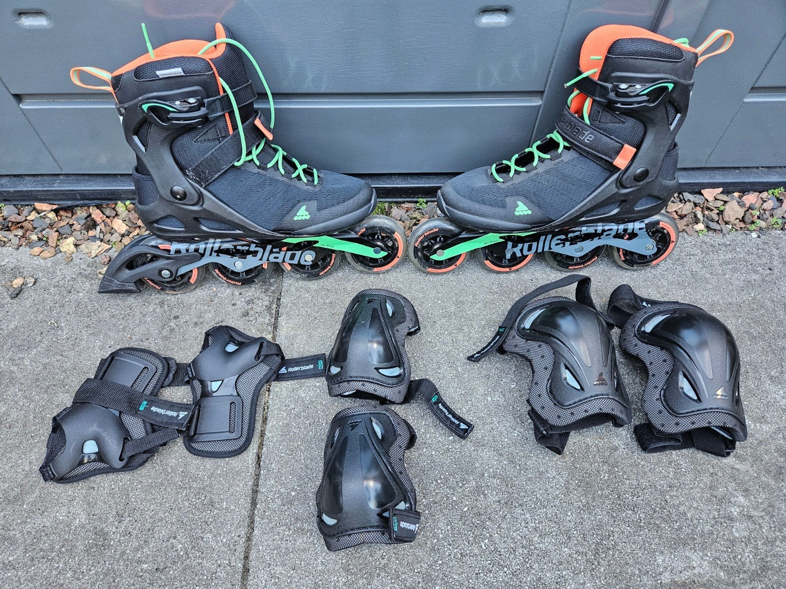 Rollerblade skates met toebehoren €50,-, Ophalen, Verstelbaar, Zo goed als nieuw, Inline skates 4 wielen