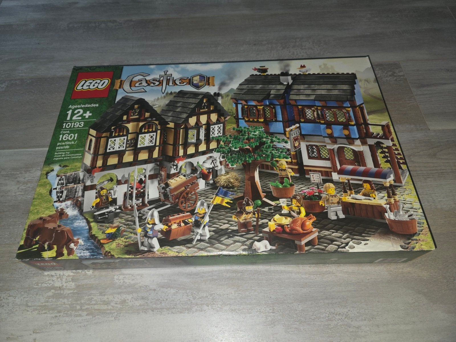 Lego Castle Exclusive 10193 Medieval Market Village nieuw, Lego, Nieuw, Ophalen of Verzenden, Castle