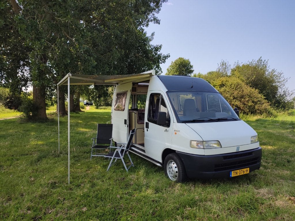 Caravans And Camping Compacte