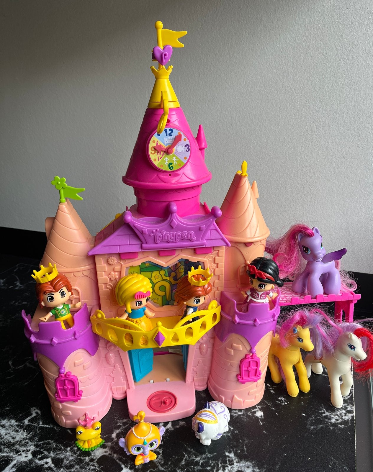 Pinypon Kasteel met poppetjes en accessoires, Ophalen of Verzenden, Gebruikt, Overige typen