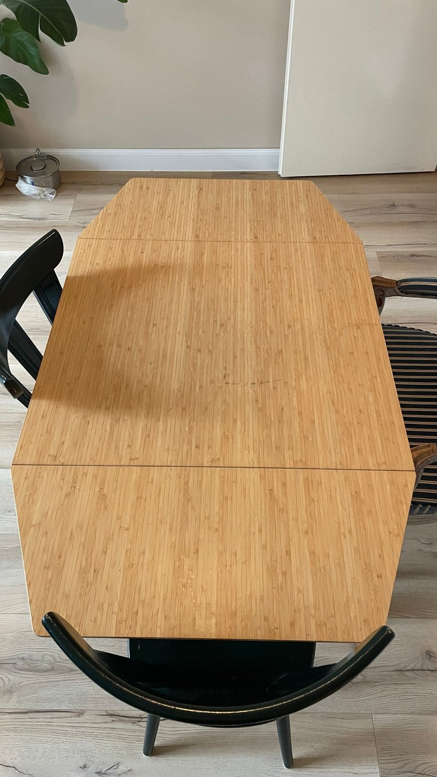 Foto 2 van Uitschuifbare eettafel van bamboe