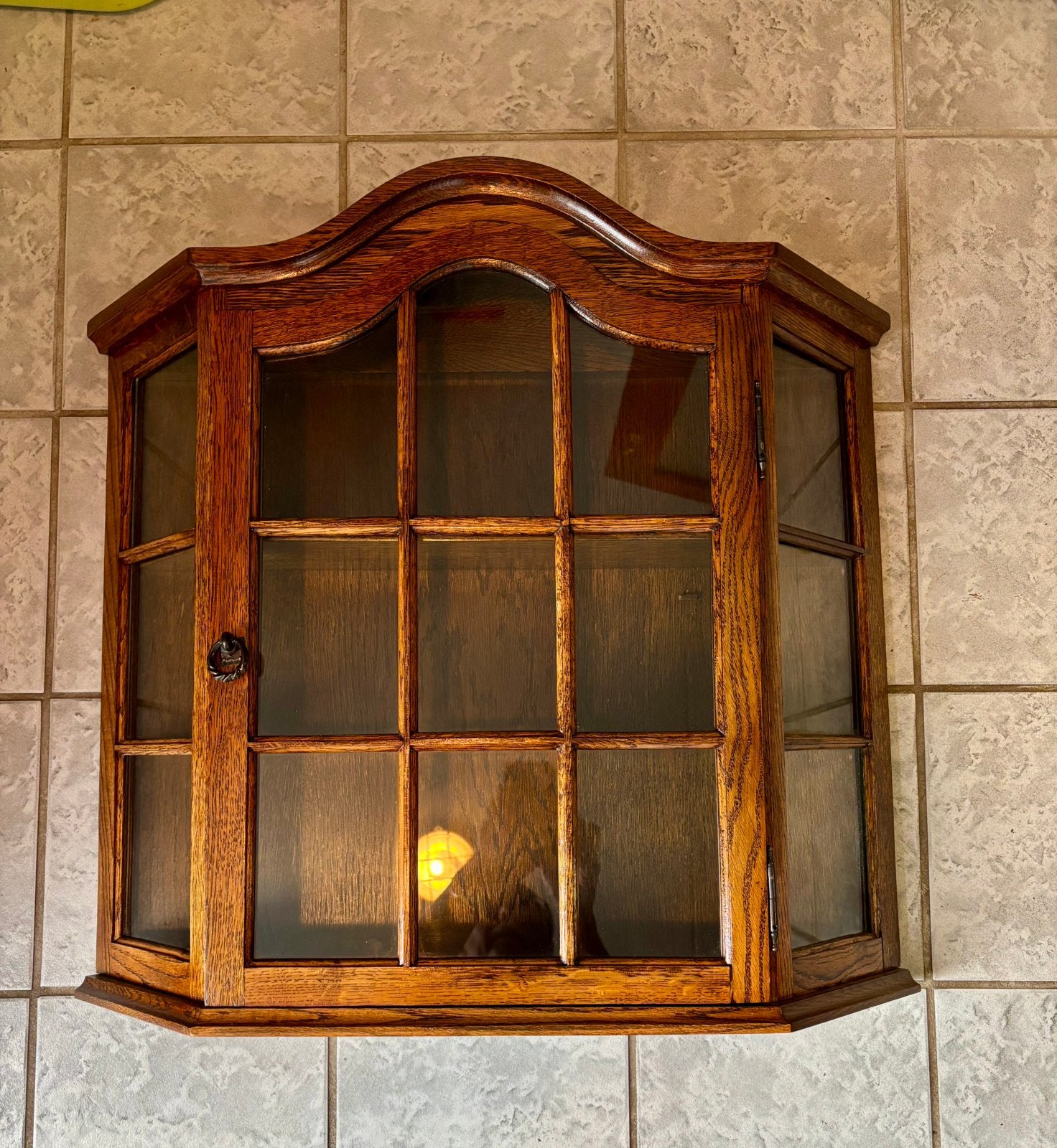 Vitrine wand kastje, Ophalen