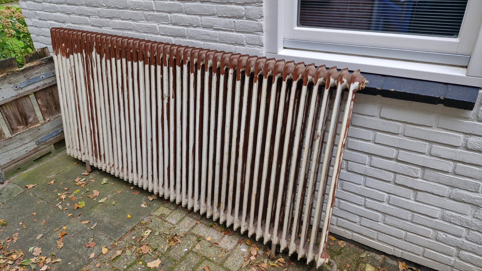 Grote gietijzeren radiator - antiek en decoratief, Doe-het-zelf en Verbouw, Ophalen, 30 tot 80 cm, Gebruikt, Radiator