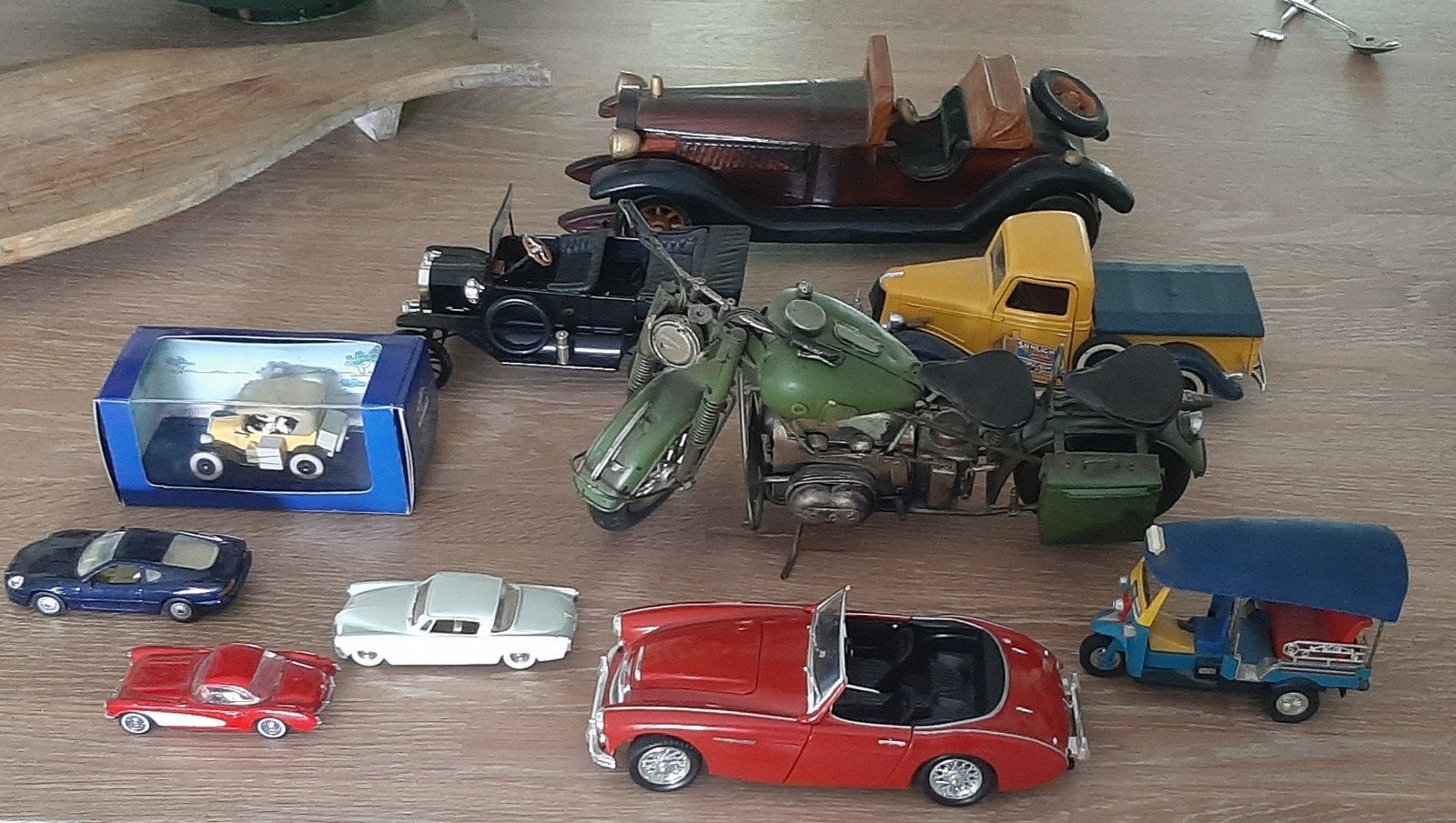 Verzameling van diverse modelauto's en motoren, Ophalen, Gebruikt, Auto's