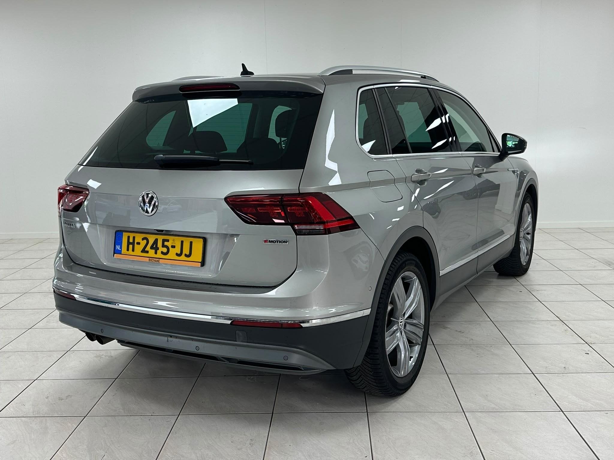 Volkswagen Tiguan 2.0 TSI 4Motion Highline NAVIGATIE | ACHTE, Auto's, Gebruikt, 4 cilinders, 179 pk, Bedrijf