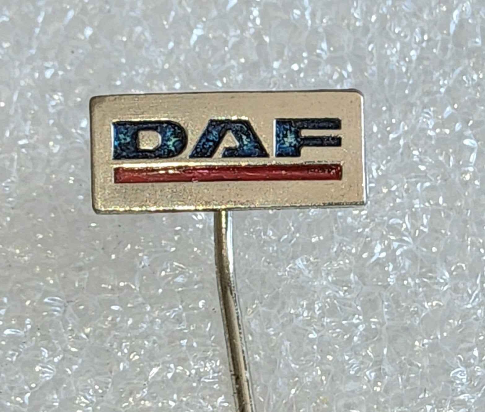 Vintage DAF Speldje - Origineel Logo, Ophalen of Verzenden, Gebruikt, Overige onderwerpen, Speldje of Pin