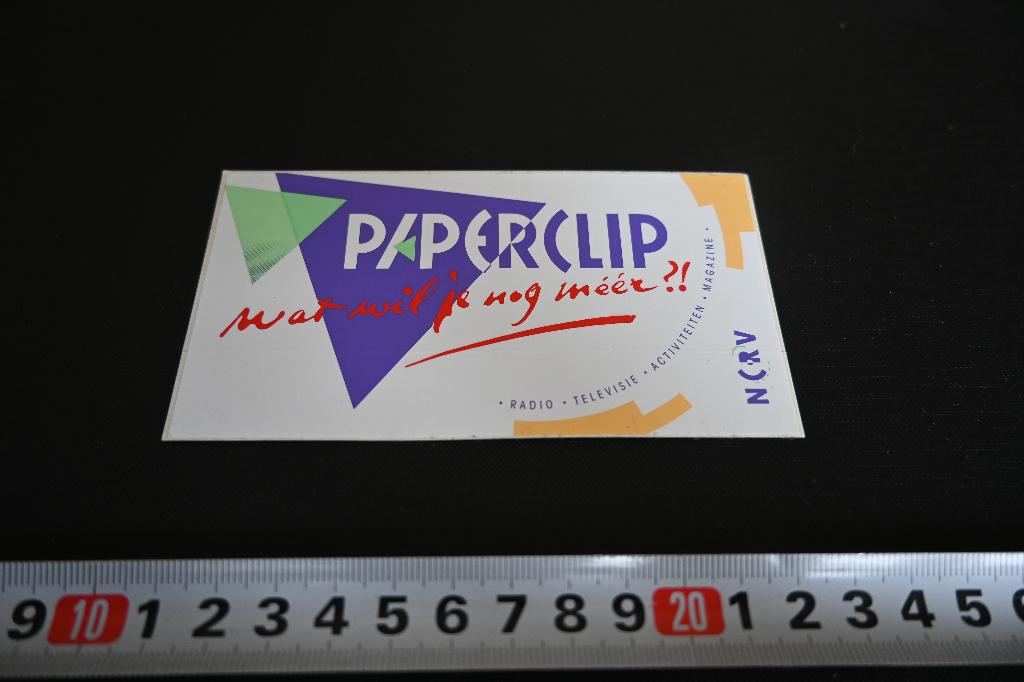 sticker Omroep NCRV PAPERCLIP wat wil je nog méér ?!, Verzamelen, Ophalen, Zo goed als nieuw