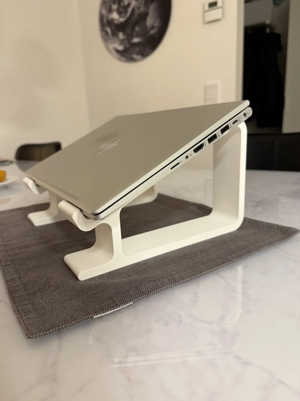 Laptop standaard in 3D geprint, Computers en Software, Laptopstandaarden, Verzenden, Nieuw