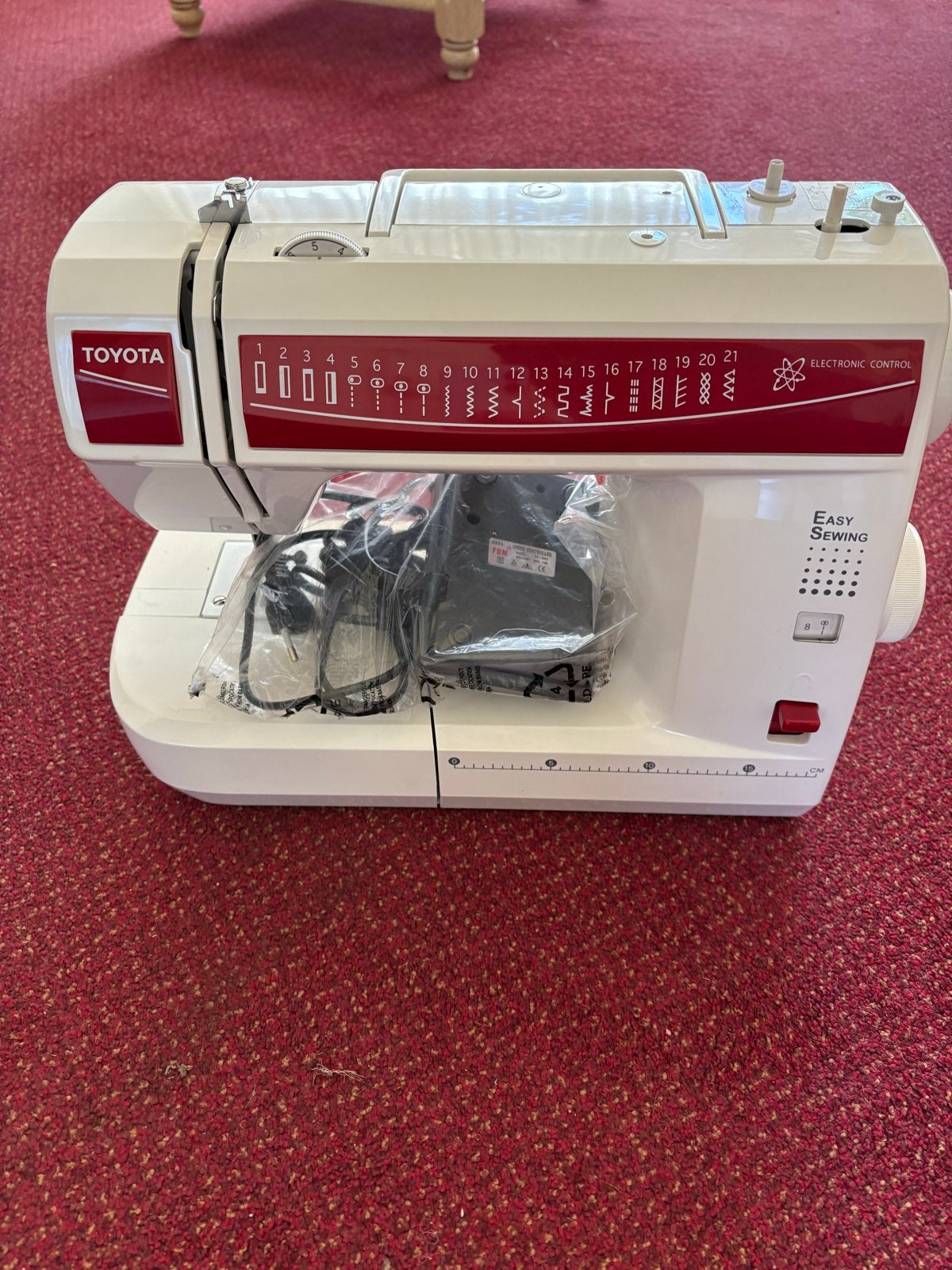 Toyota ES121 R52000 Naaimachine - Zo goed als nieuw, Ophalen of Verzenden, Zo goed als nieuw, Naaimachine, Overige merken