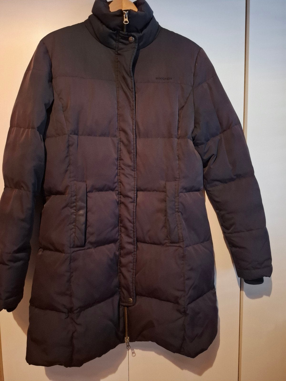 Woolrich donzen winterjas XL, Kleding | Dames, Jassen | Winter, Ophalen, Gedragen, Maat 46/48 (XL) of groter, Zwart