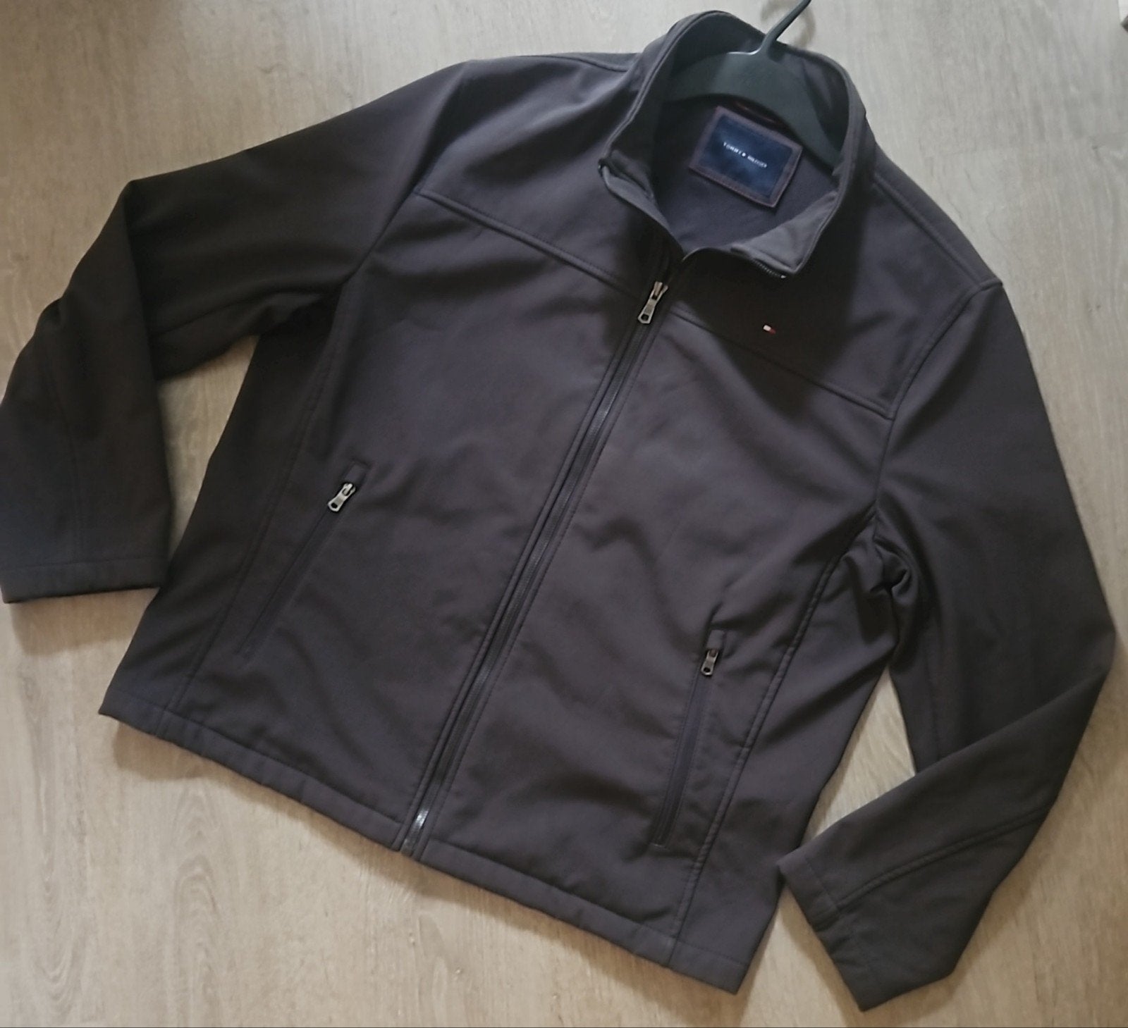 Tommy Hilfiger Men's Softshell Jas Donkergrijs Maat L, Kleding | Heren, Ophalen of Verzenden, Zo goed als nieuw, Grijs