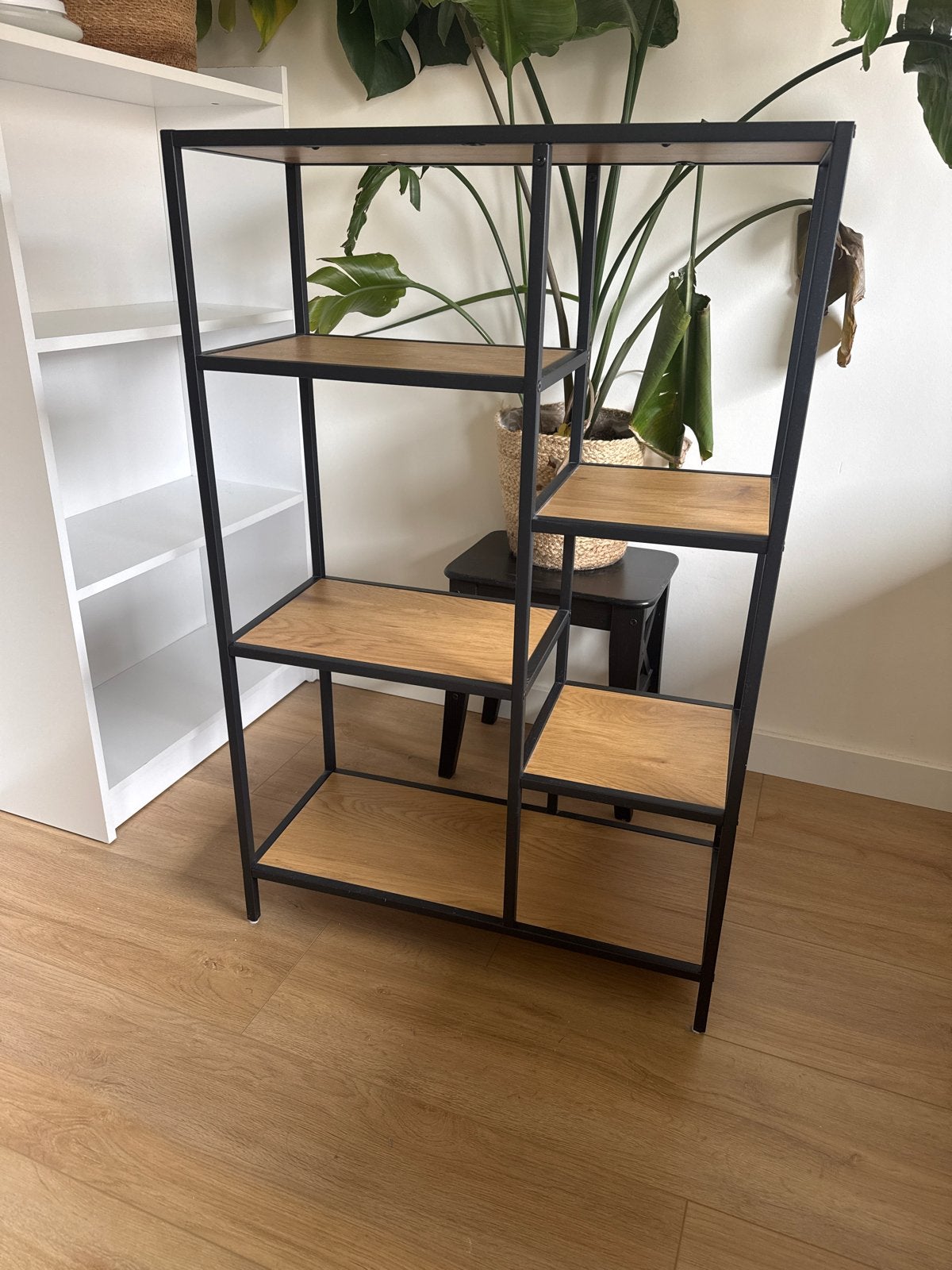TRAPPEDAL kast van Jysk - Zo goed als nieuw, Ophalen, Met plank(en), 100 tot 150 cm, 50 tot 100 cm
