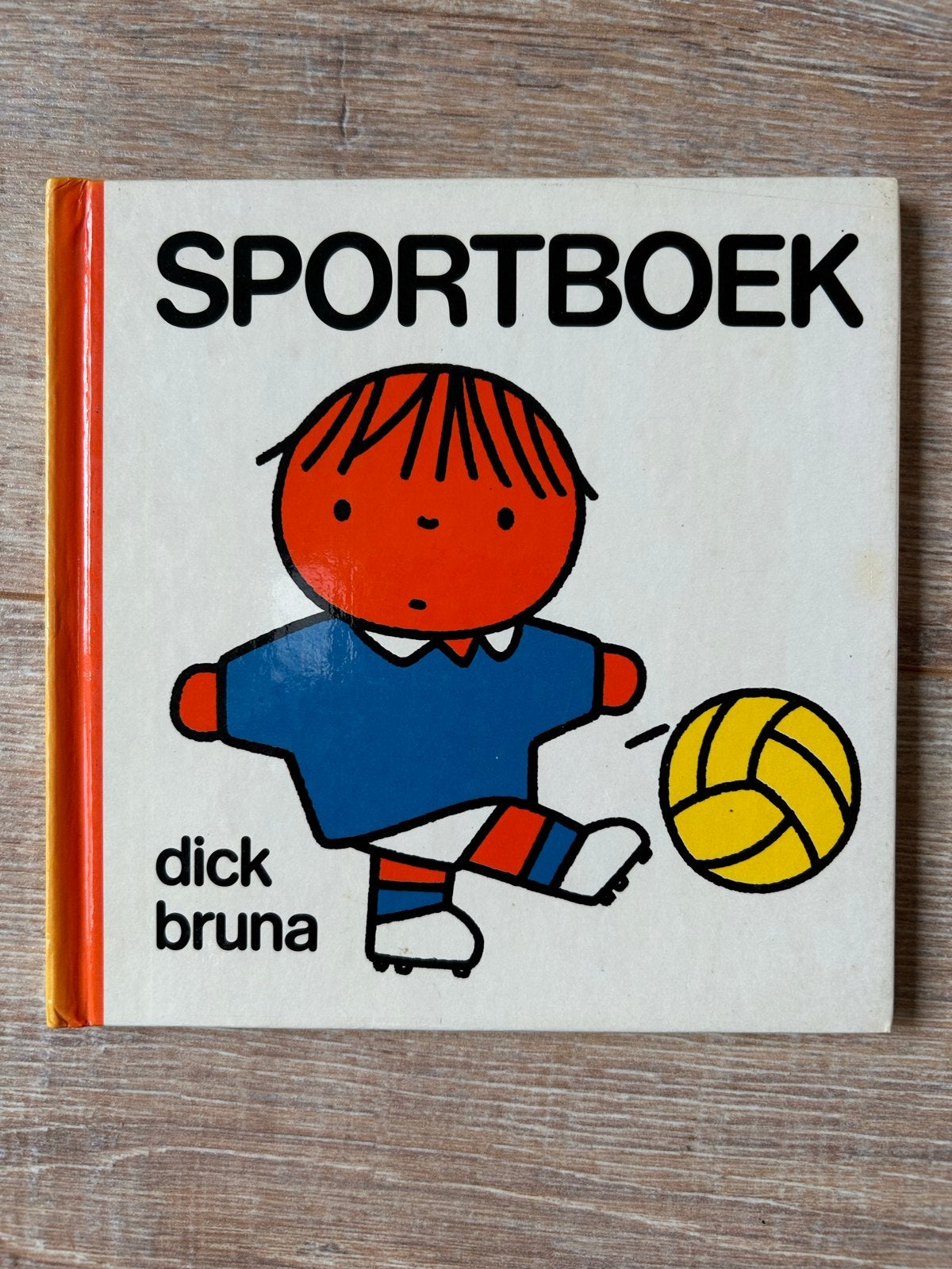 Dick Bruna Sportboek voor kleine lezers, Ophalen of Verzenden, Gelezen, Non-fictie