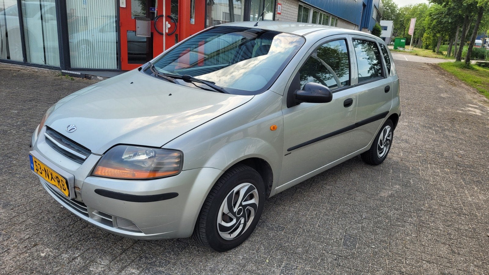 Daewoo Kalos 1.4 2004 5D Elektrische ramen Airco apk nap, Auto's, Daewoo, Stof, 40 €/maand, Zwart, 4 cilinders