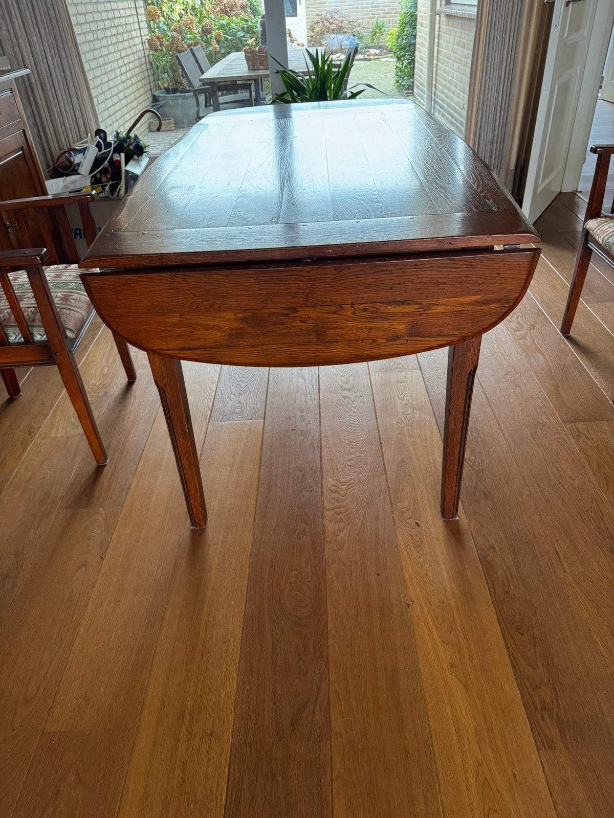 Kersenhouten tafel 2mtr met vier stoelen
