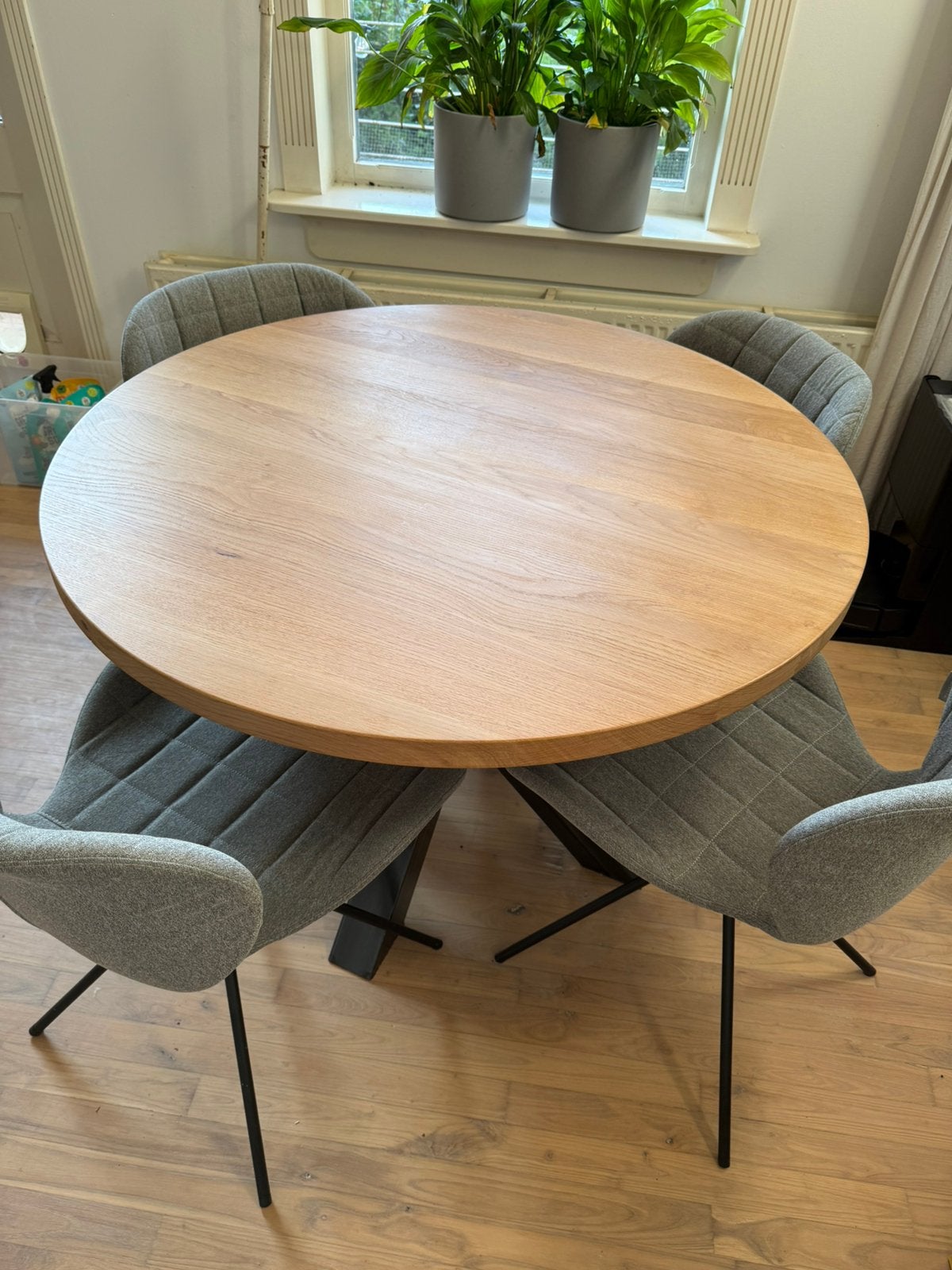 Massief Eiken eetkamertafel met stalen kruispoot 105cm, Huis en Inrichting, Tafels | Eettafels, Ophalen, Zo goed als nieuw, Vier personen