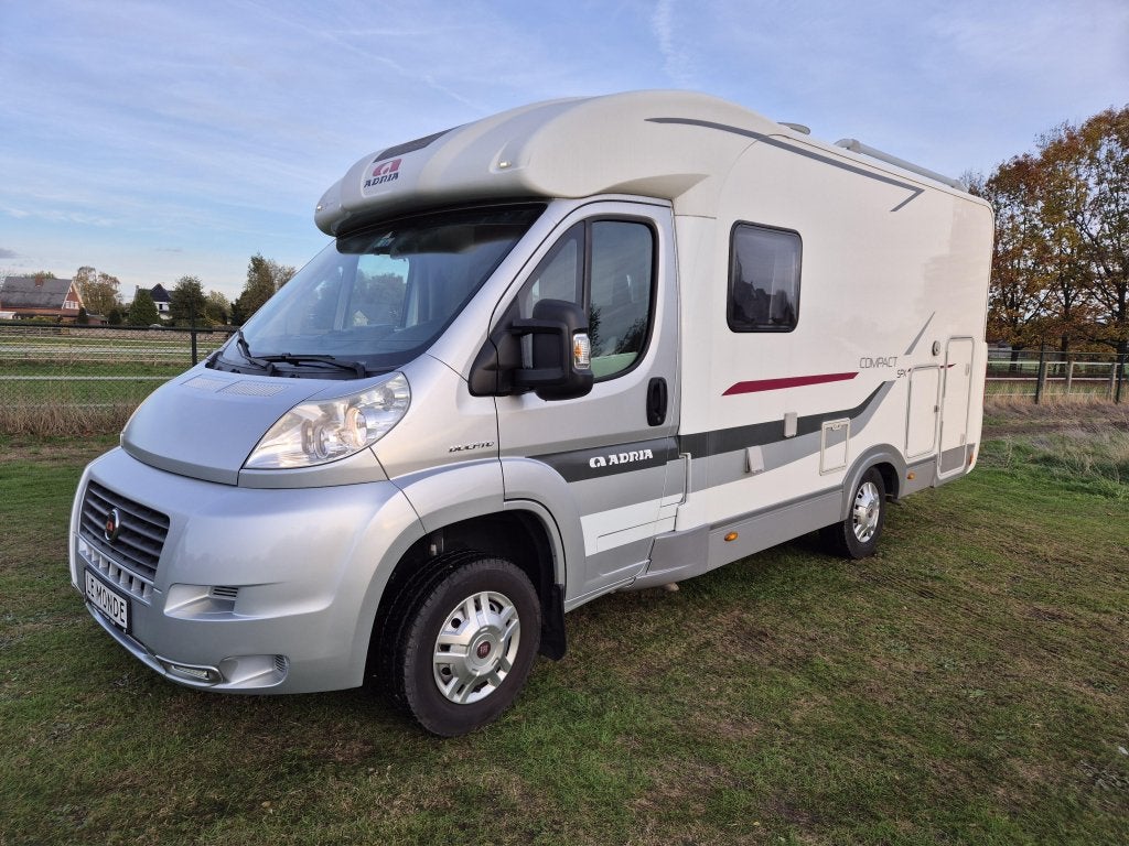 Adria Compact 660 SPX Dwarsbed 1e eig 2016 TV NAVI zr mooi, Chemisch toilet, Airbags, Fiat, 6 tot 7 meter