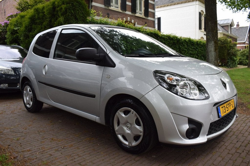 Renault Twingo 1.2-16V Authentique, Twingo, Gebruikt, 4 cilinders, Metallic lak