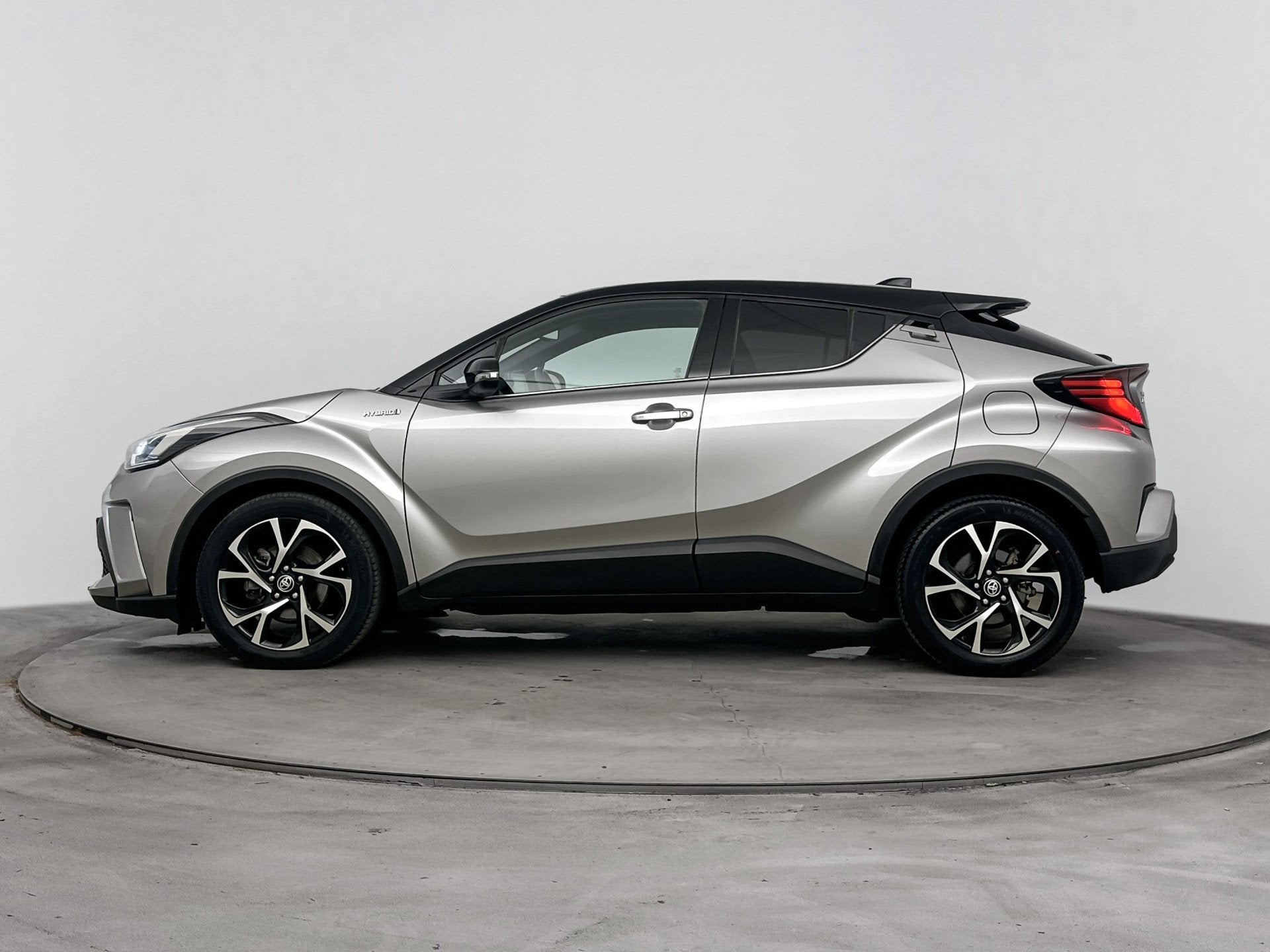 Toyota C-HR 1.8 Hybrid Style | Navi | Stoelverwarming | Lich, Stof, 4 cilinders, 122 pk, Origineel Nederlands