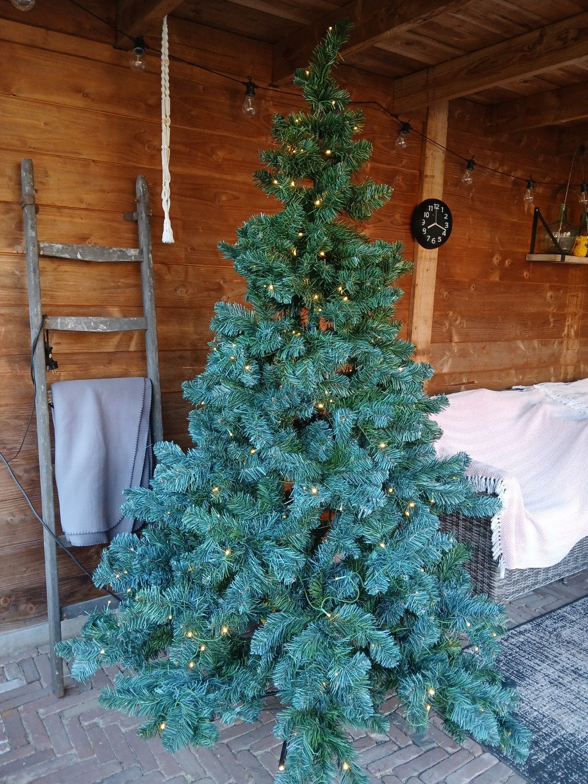 Kunstkerstboom Royal Christmas met lampjes. Hoogte 210 cm., Ophalen