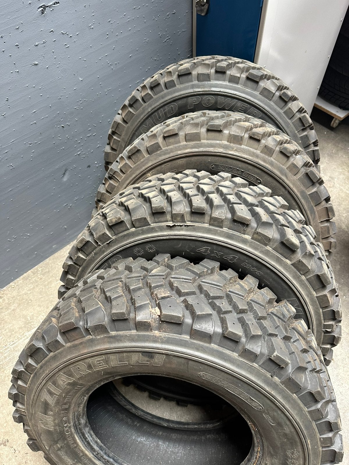 Mooie Ziarelli Mud Power terreinbanden 215/80 R15, Ophalen, 15 inch, All Season, Band(en)