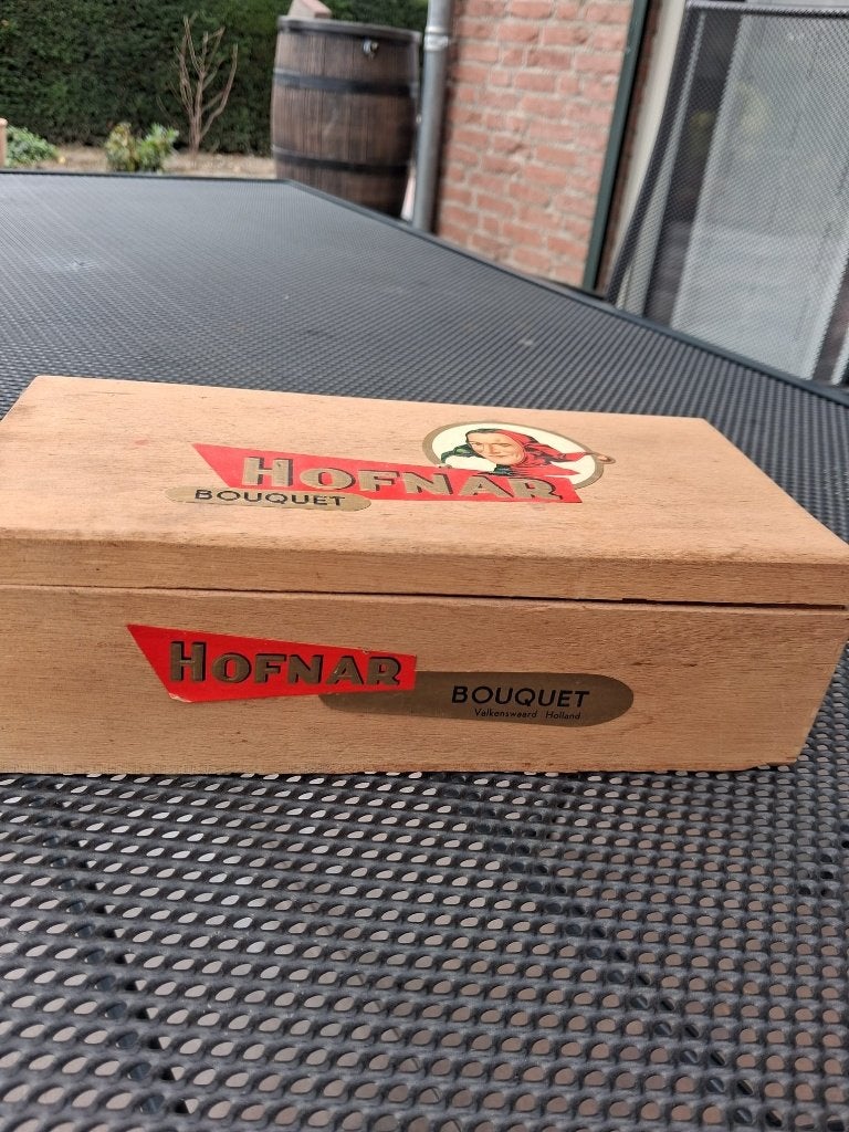 Oude Hofnar Sigarendoos jaren '60, Ophalen, Gebruikt, Sigarenbandjes