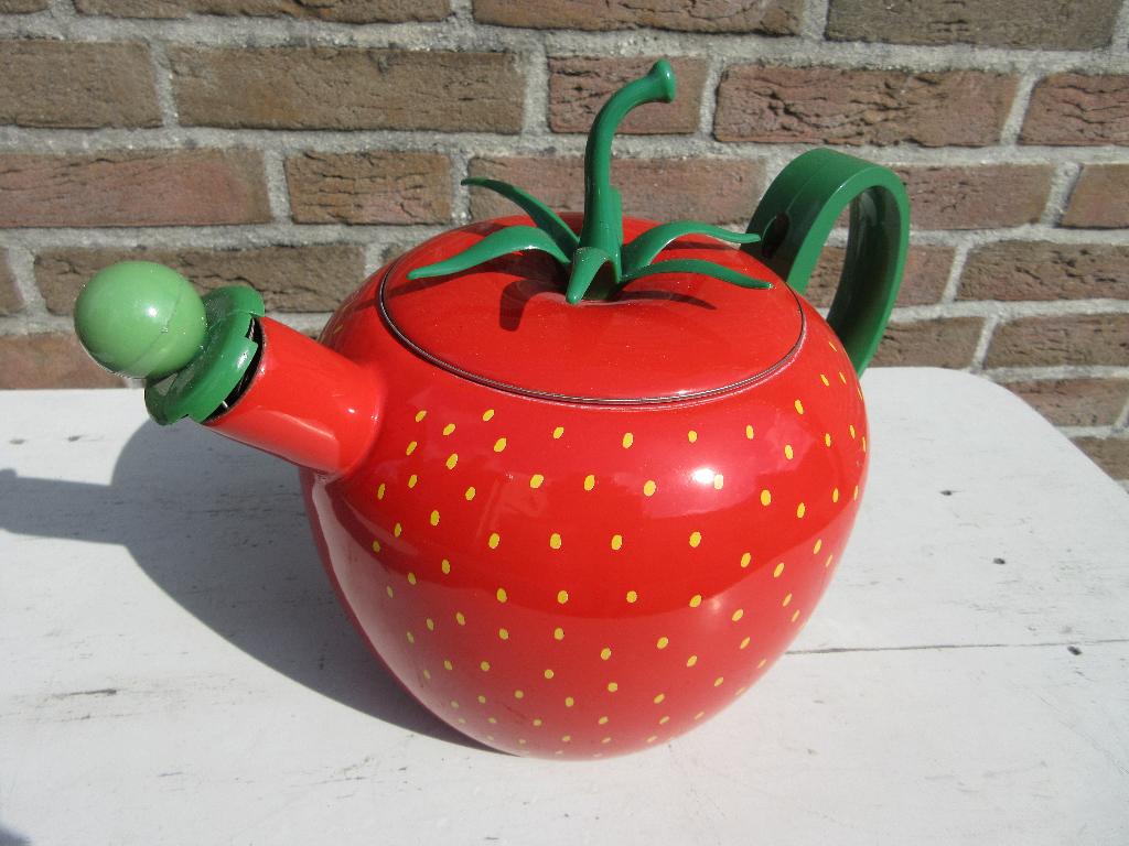 Vintage Copco fluitketel aardbei, Gebruikt, Ophalen of Verzenden, Rood, Overige materialen