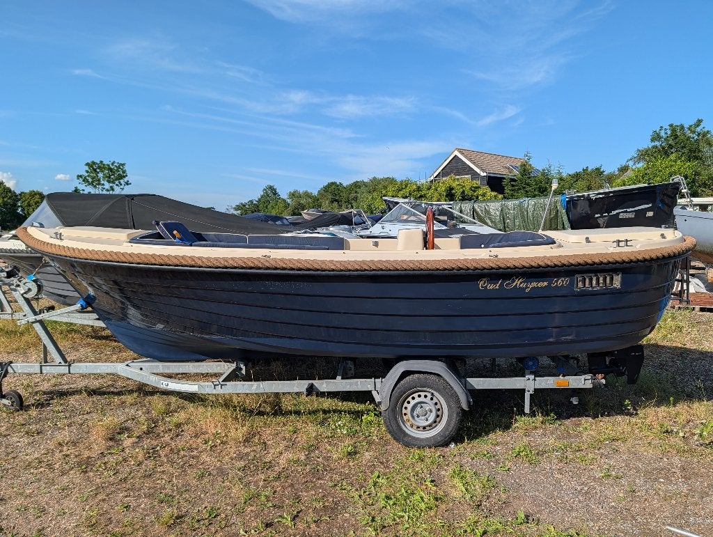 Oud Huijzer 560 met 15 PK 4-takt Suzuki, Ophalen, Tender, Gebruikt, Rondzit