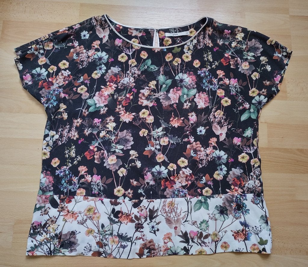 Te koop aangeboden: 2 kleuren Dames Top  , Kleding | Dames, Tops, Maat 38/40 (M), Meerkleurig, Ophalen of Verzenden, Zo goed als nieuw