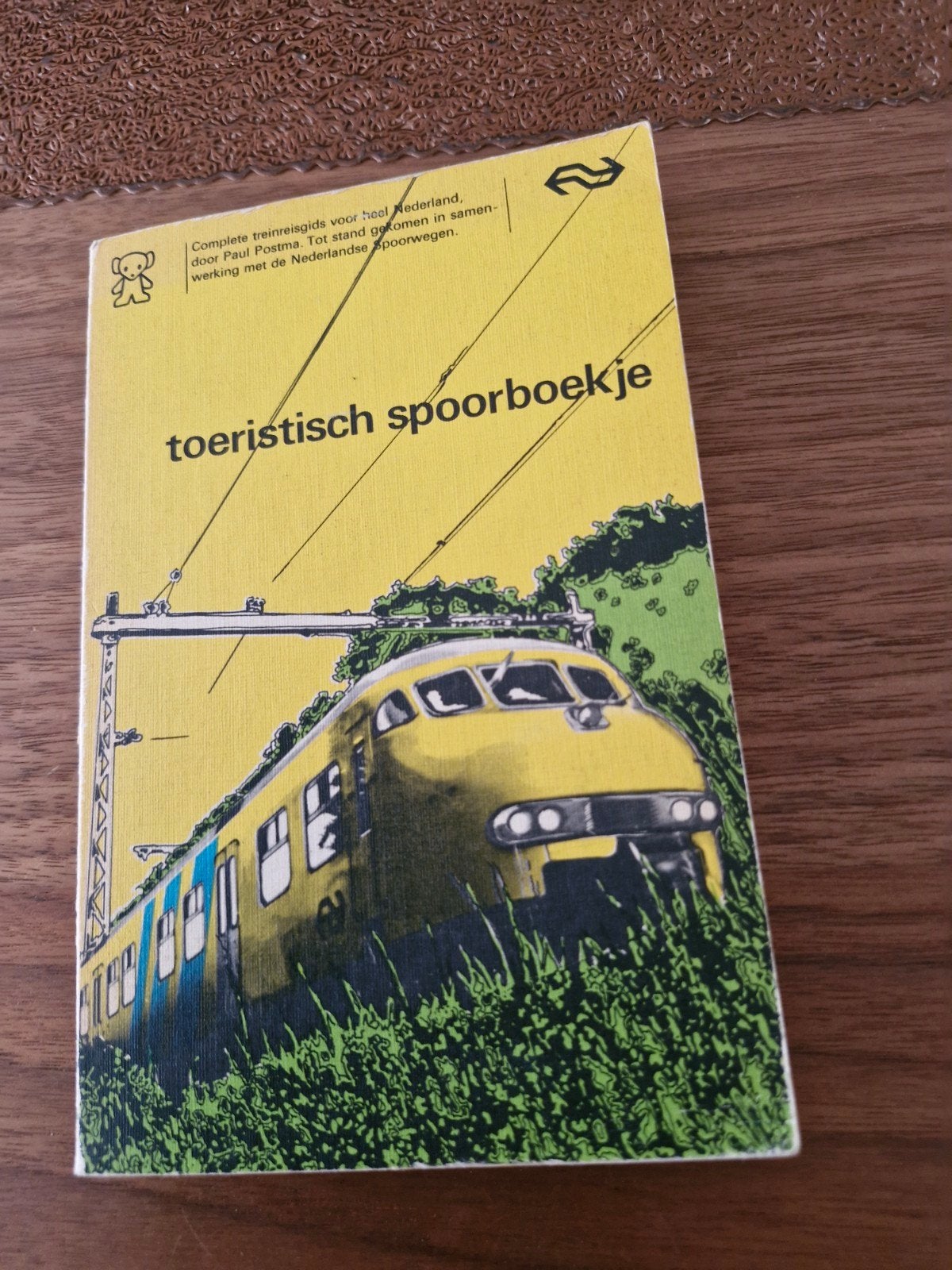 Toeristisch Spoorboekje - Complete Treinreisgids Nederland, Ophalen of Verzenden, Gelezen, Overige typen