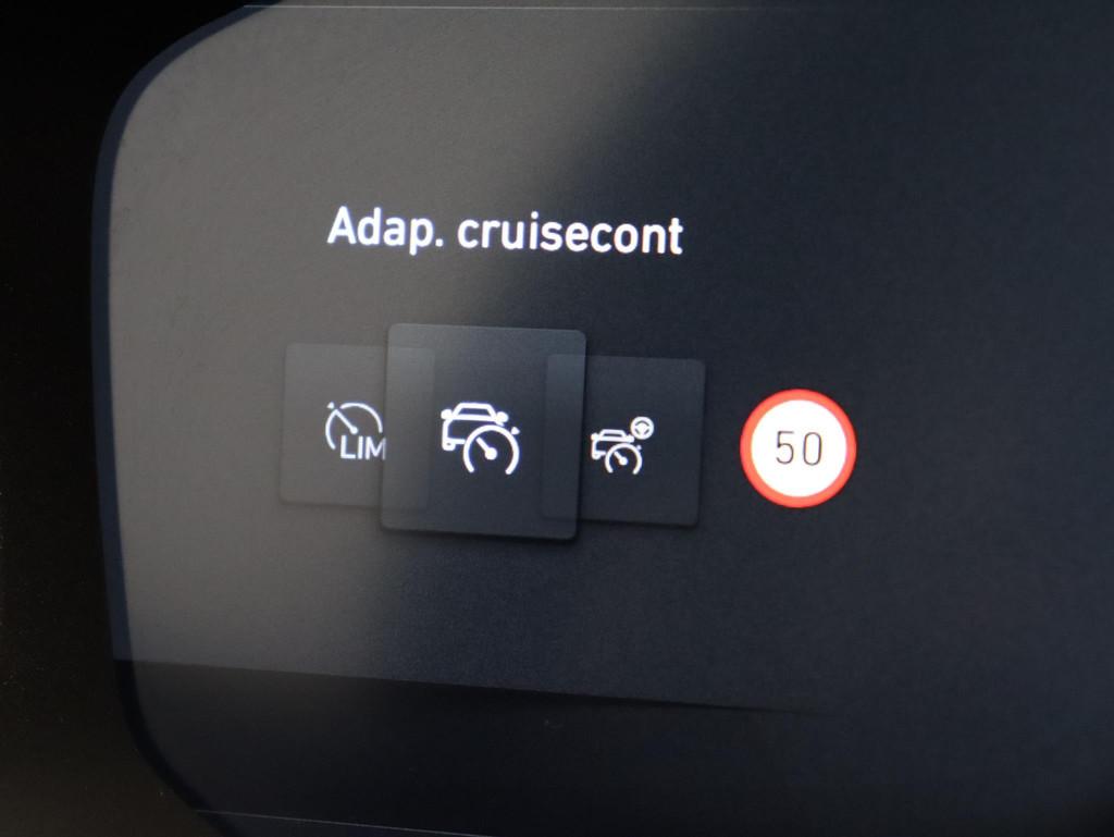 Lynk & Co 01 1.5 / Carplay / Camera / Adaptive Cruise / Pano, Stof, Euro 6, Blauw, 120 €/maand