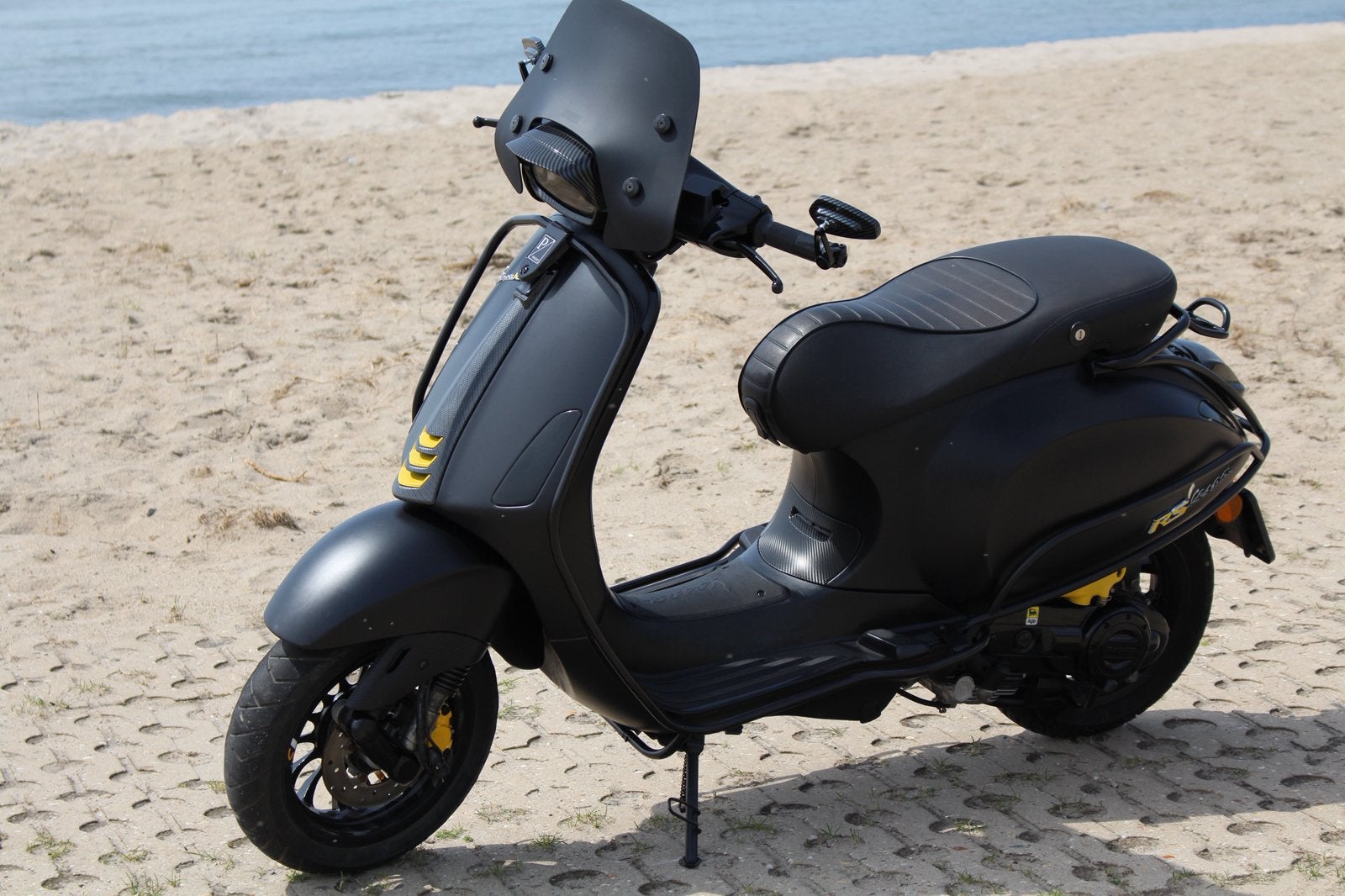 Vespa Sprint Notte RS // 2020 // 7800 km ! // Full option., Ophalen, Overige modellen, Maximaal 45 km/u, Zo goed als nieuw