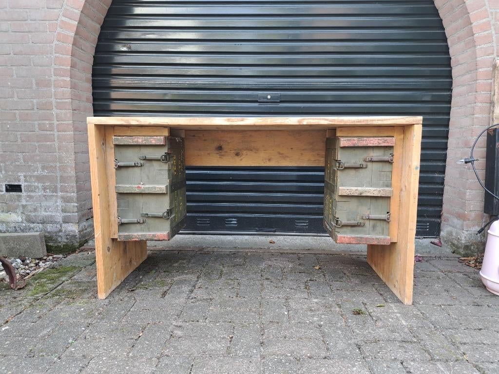 stoer houten bureau, Ophalen, 135 cm, Hout, Schoolbureau