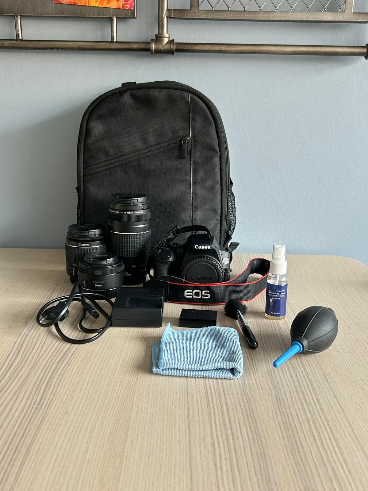 Canon EOS 250d + 3 lenzen en accessoires, Ophalen, Spiegelreflex, Canon, Zo goed als nieuw