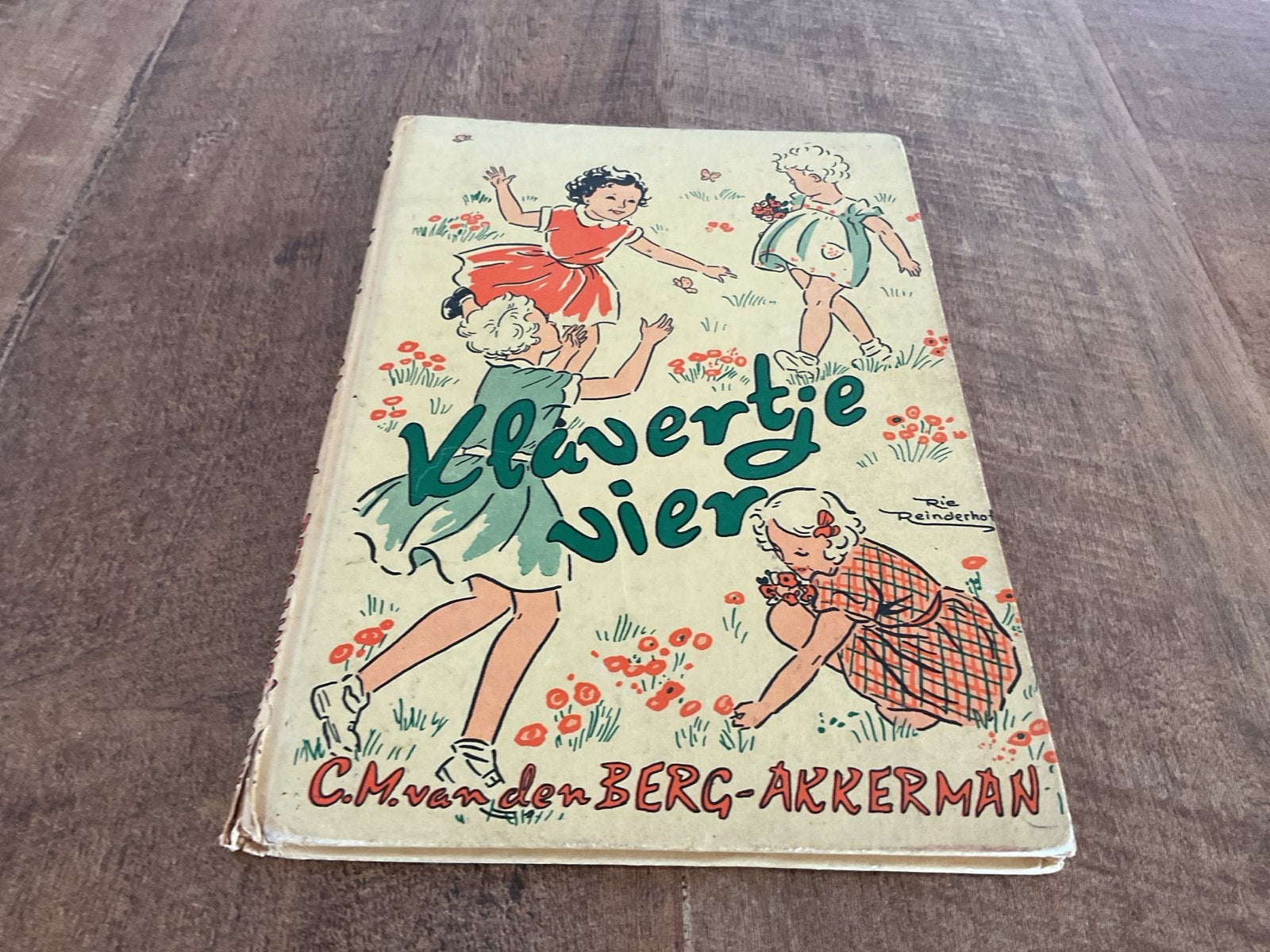 Klavertje Vier - C.M. van den Berg-Akkerman, Ophalen, Gelezen, Sprookjes