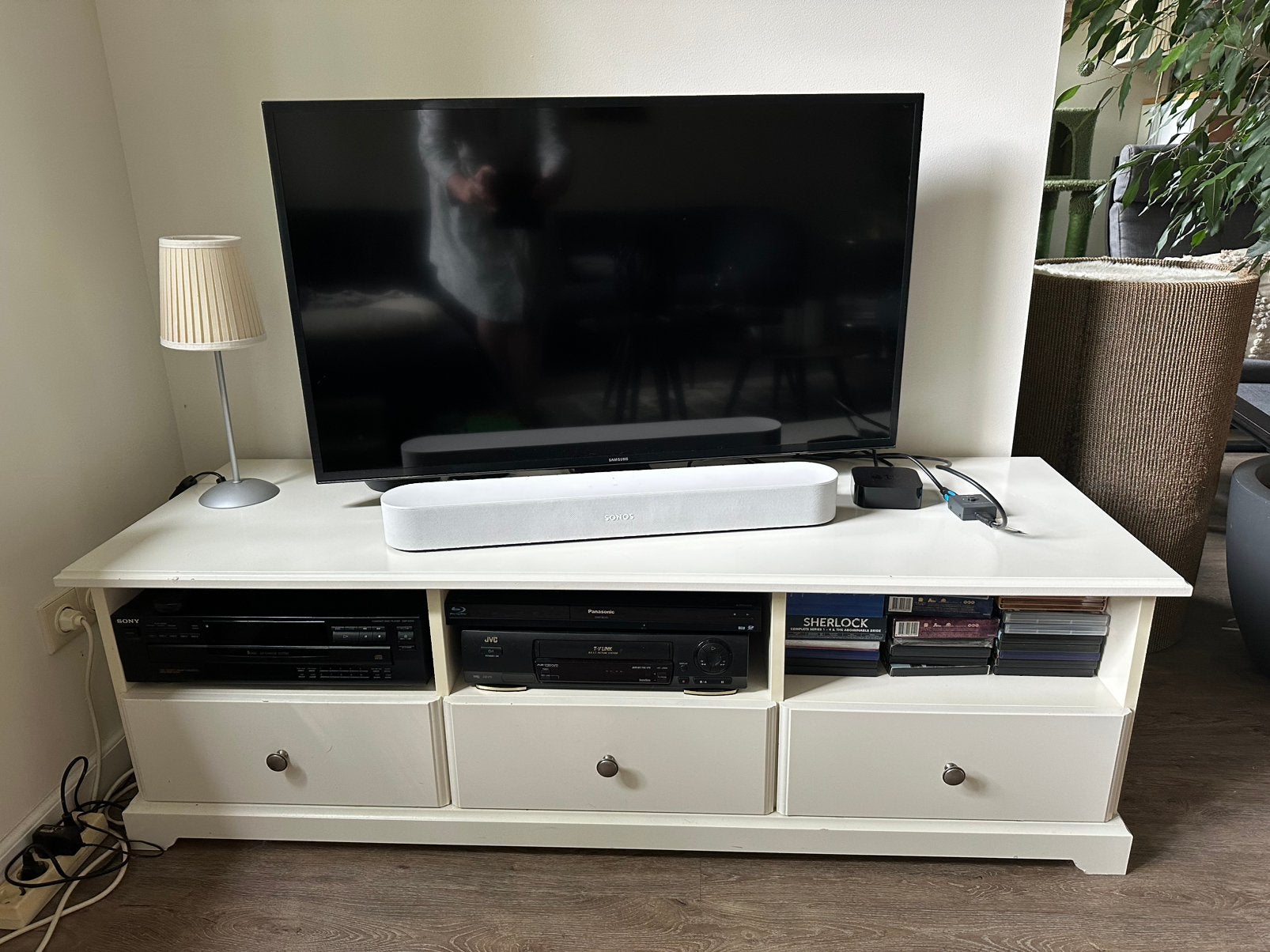 Liatorp TV meubel wit, Ophalen, 100 tot 150 cm, Zo goed als nieuw, Minder dan 100 cm