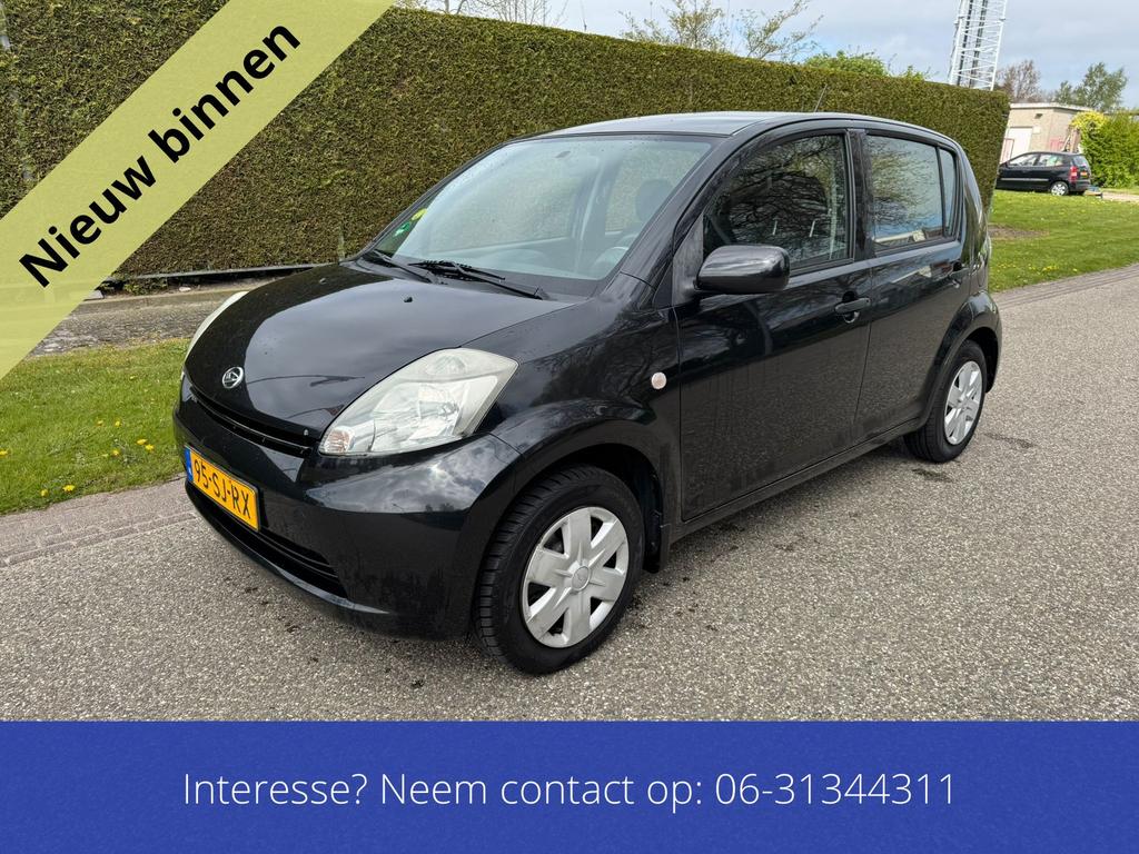 Nette Daihatsu Sirion 1.3 2006 Zwart 5 Deurs, Auto's, Voorwielaandrijving, 31 €/maand, 4 cilinders, Zwart