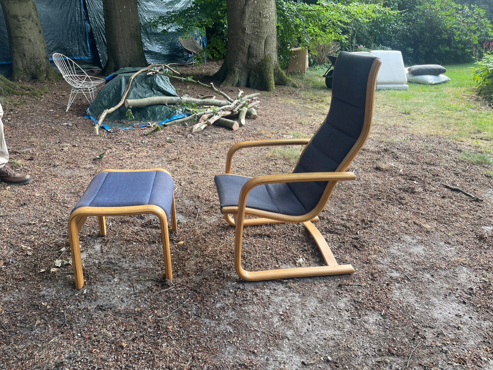 2 yngve Ekstrôm stoelen met 1 voetenbank svedese, Huis en Inrichting, Stoelen, Ophalen, Scandinavisch design, Gebruikt, Twee
