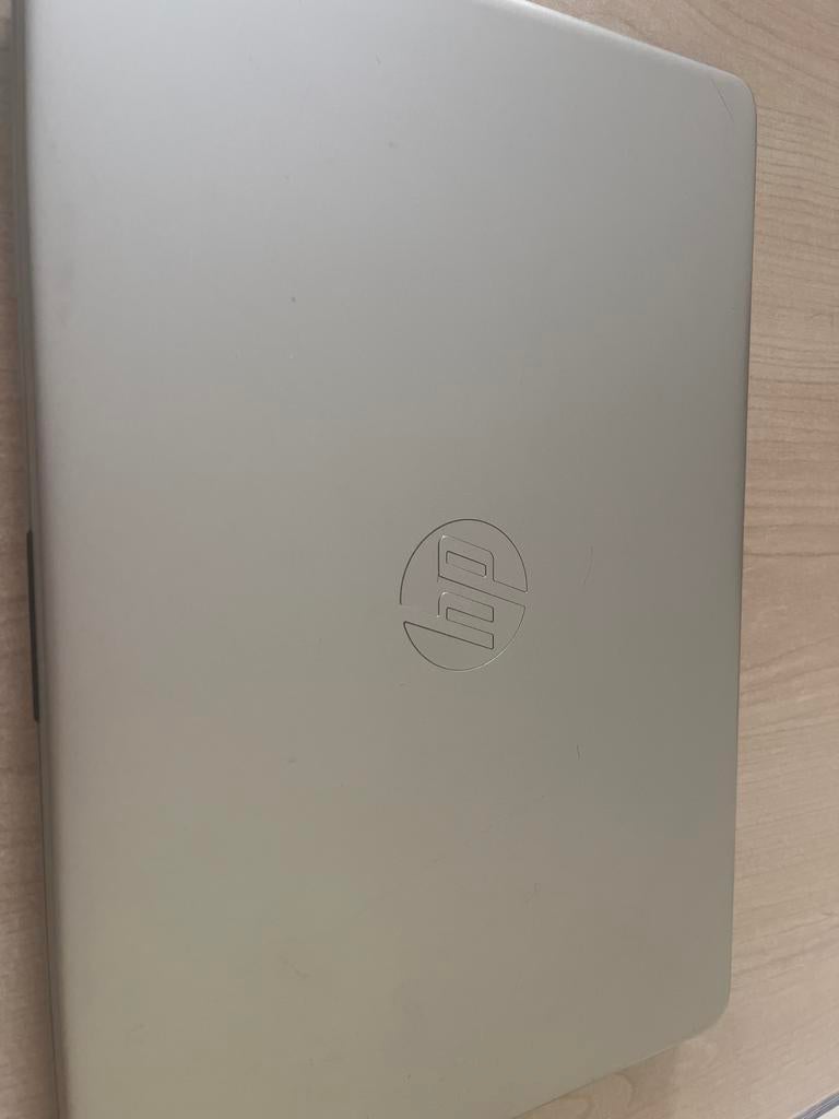 HP Laptop met oplader - Goede staat met lichte krassen, Computers en Software, Windows Laptops, Ophalen of Verzenden, Zo goed als nieuw