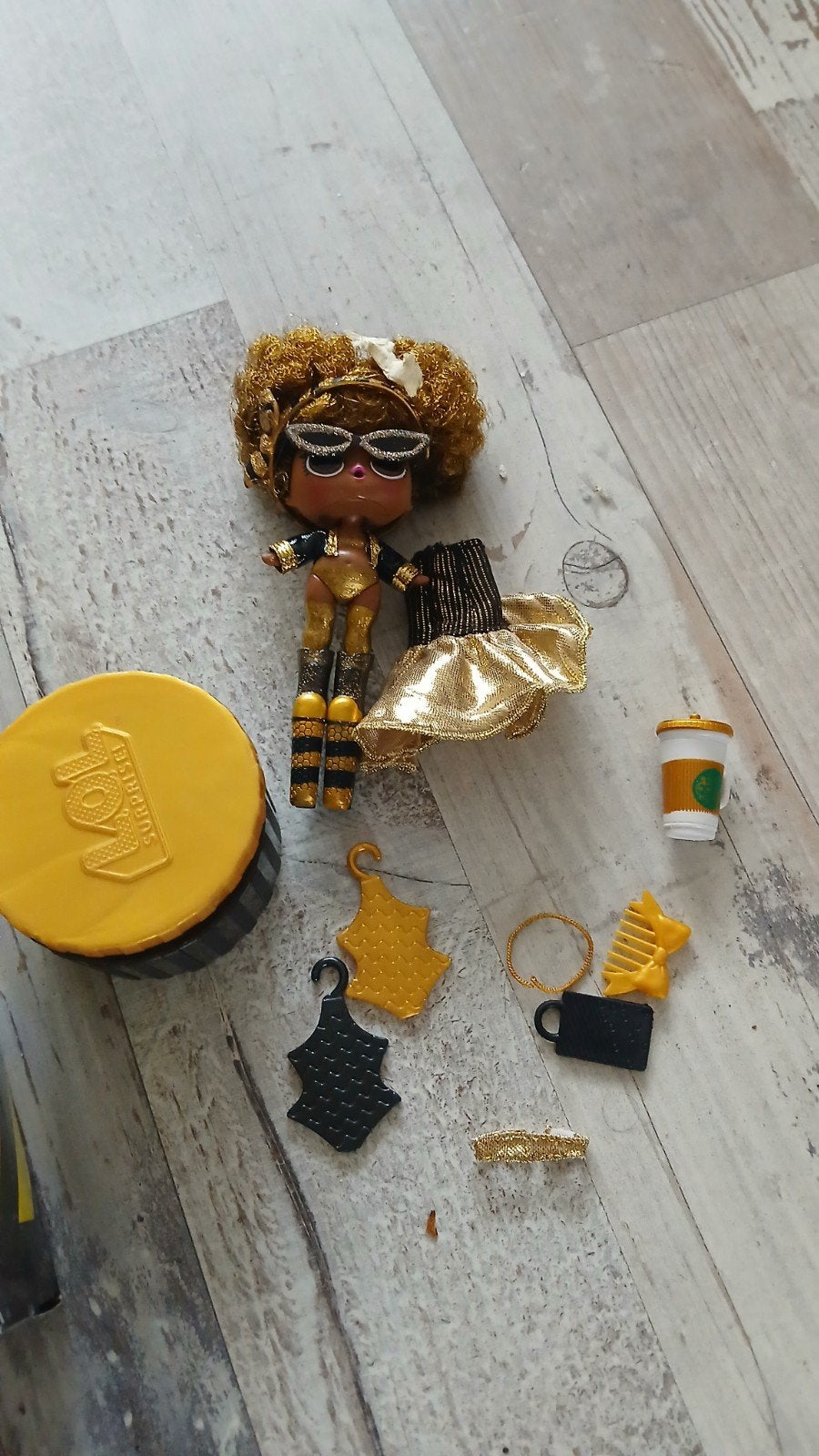 L.O.L. Surprise! J.K. Queen Bee Mini Fashion Doll, Ophalen of Verzenden, Gebruikt, Overige typen