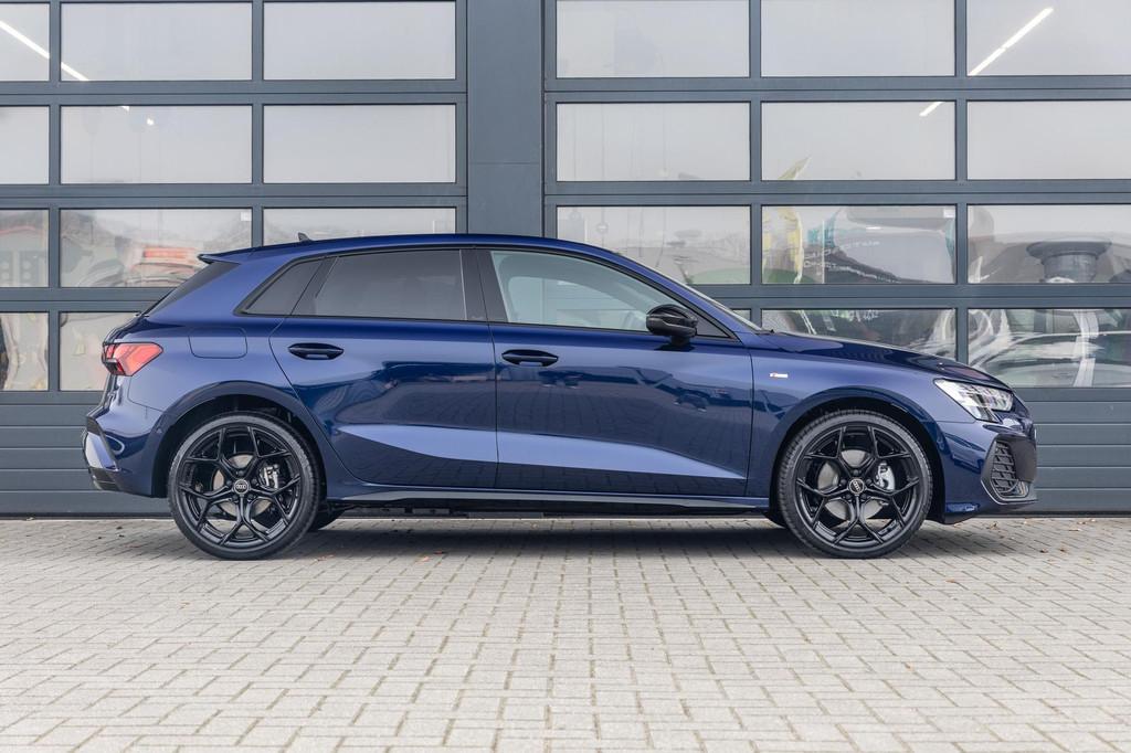 Audi A3 Sportback 40 TFSI e 204pk S Edition | Panoramadak |, Auto's, 1498 cc, 4 cilinders, Leder en Stof, 26 kWh