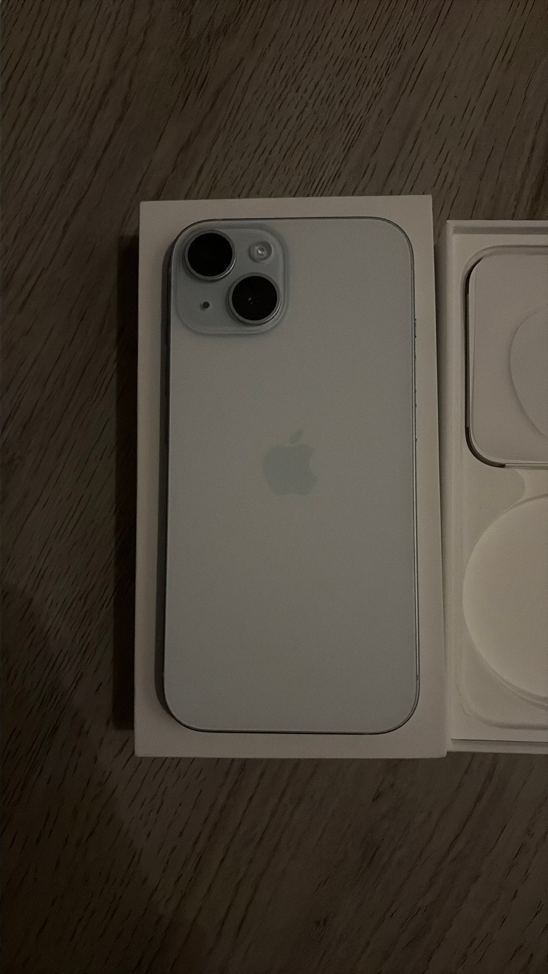 Foto 5 van Apple Iphone 15 licht blauw