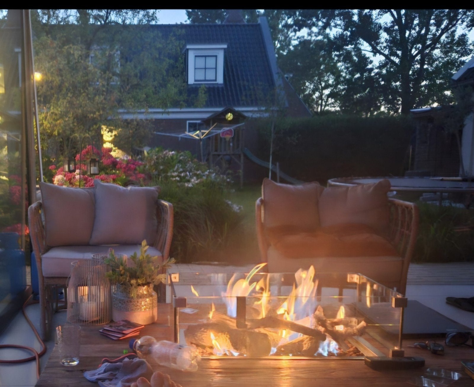 Robuuste tuintafel met ingebouwde vuurplaats, Ophalen