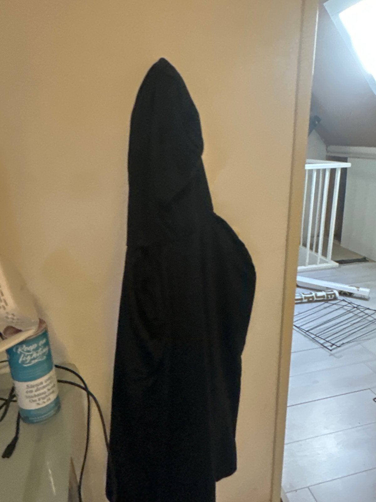 Zwarte cape met rode voering - Halloween/Carnaval, Maat 46/48 (XL) of groter, Ophalen of Verzenden, Zo goed als nieuw, Halloween