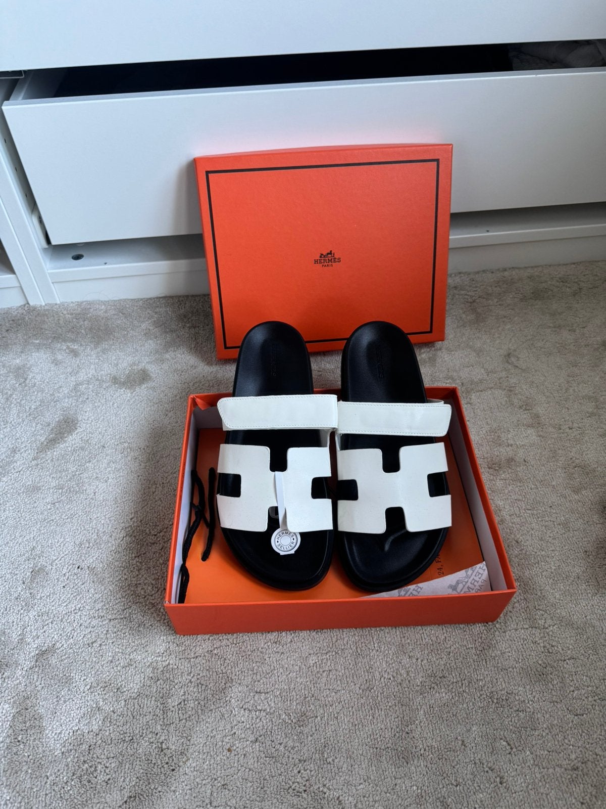 Hermes slippers wit maat 40, Kleding | Dames, Schoenen, Slippers, Verzenden, Wit, Nieuw