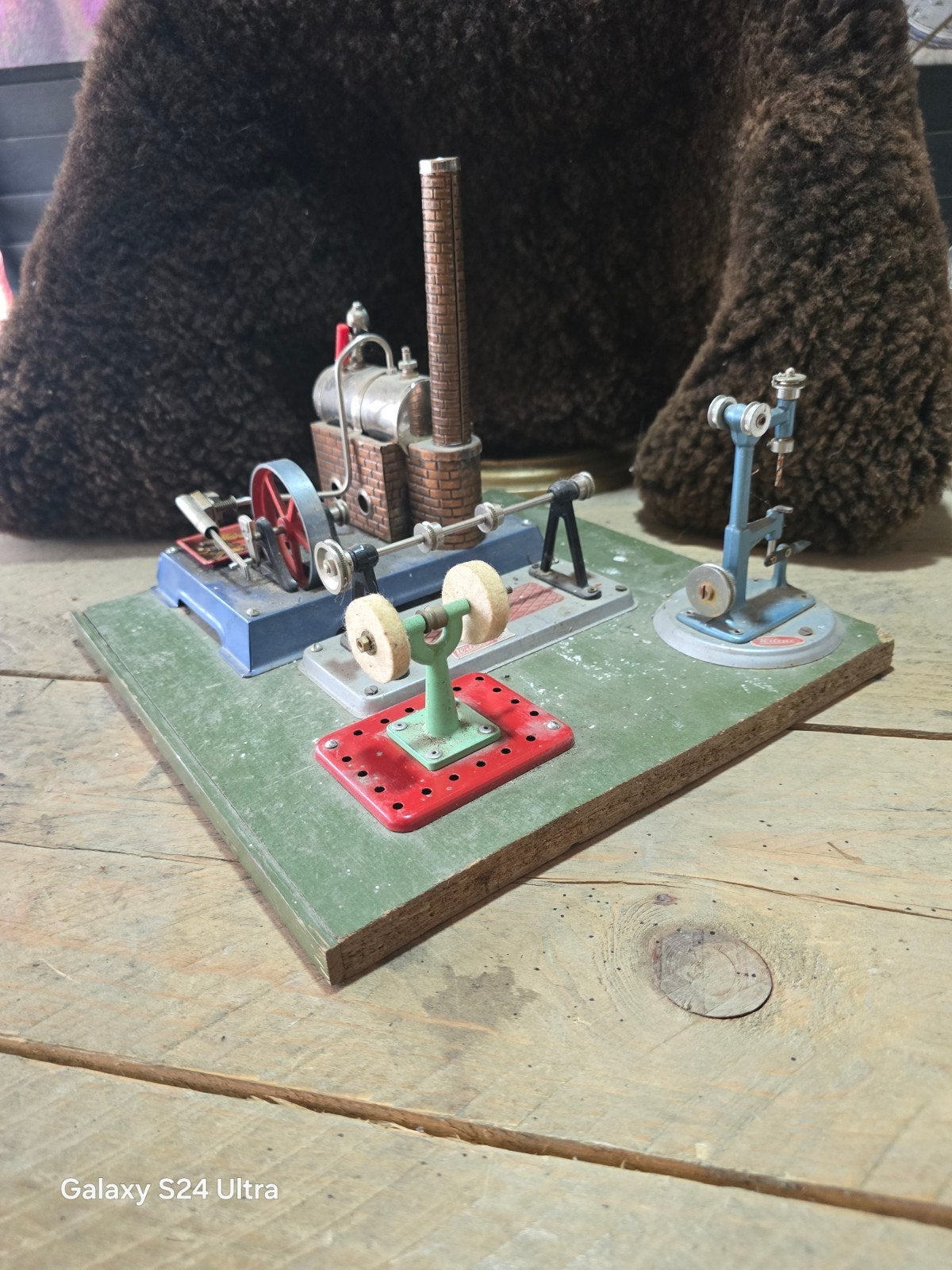 D5 > Wilesco D10 stoommachine inclusief werktuigen, Hobby en Vrije tijd, Ophalen of Verzenden, Zo goed als nieuw, Groter dan 1:32