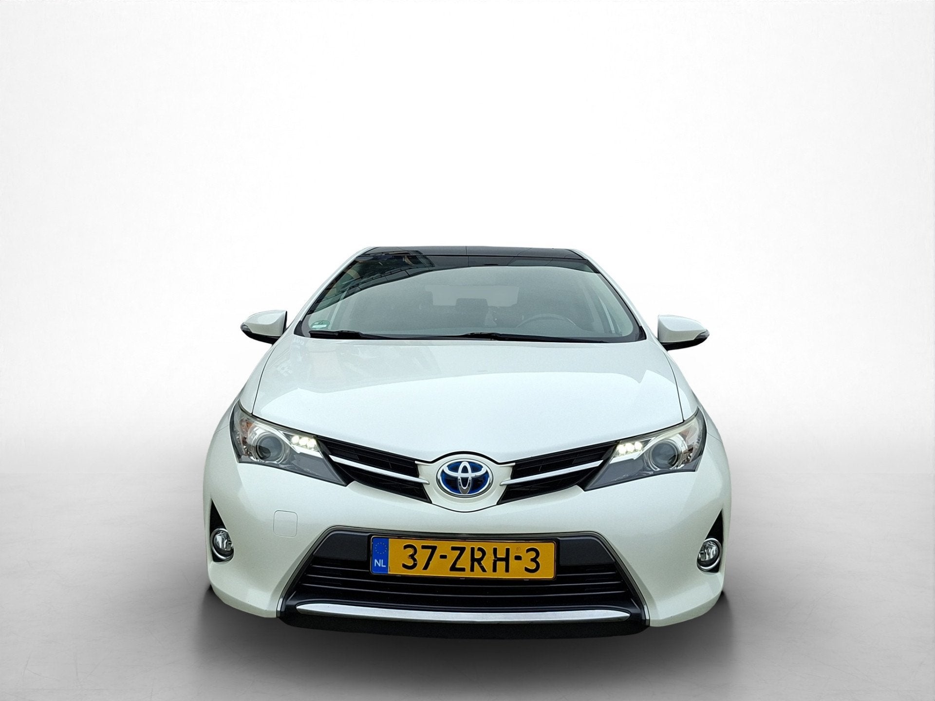Toyota Auris 1.8 Hybrid Lease | Dealer onderhouden | Panoram, Gebruikt, Zwart, 4 cilinders, Wit
