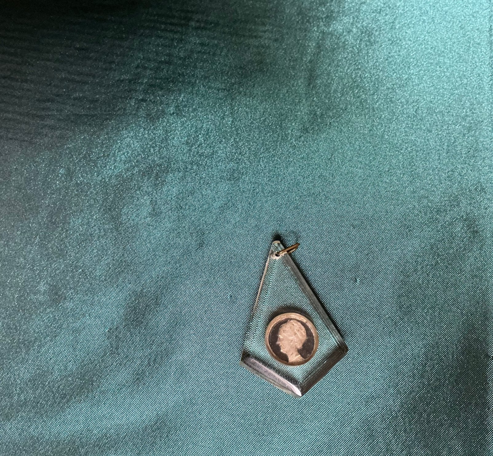 Unieke pentagonaal hanger koningin wilhelmina (1940-1945), Overige materialen, Gebruikt, Overige voorstellingen, Ophalen of Verzenden