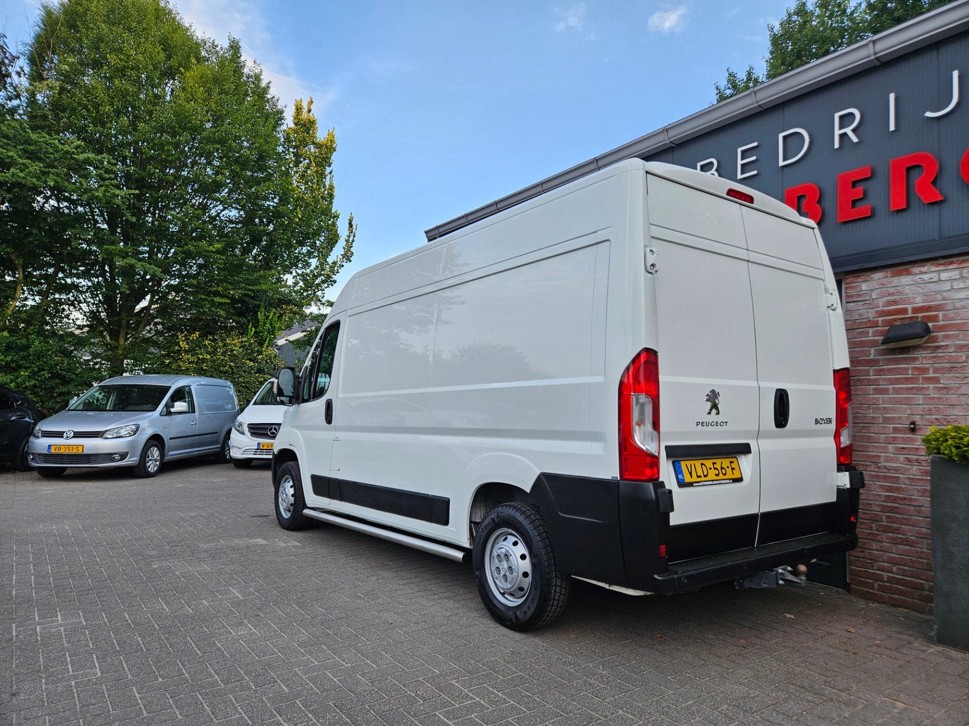 Peugeot Boxer 330 2.2 BlueHDi 140 L2H2 Premium Trekhaak! Air, Auto's, Bestelauto's, Voorwielaandrijving, Euro 6, 4 cilinders, Wit